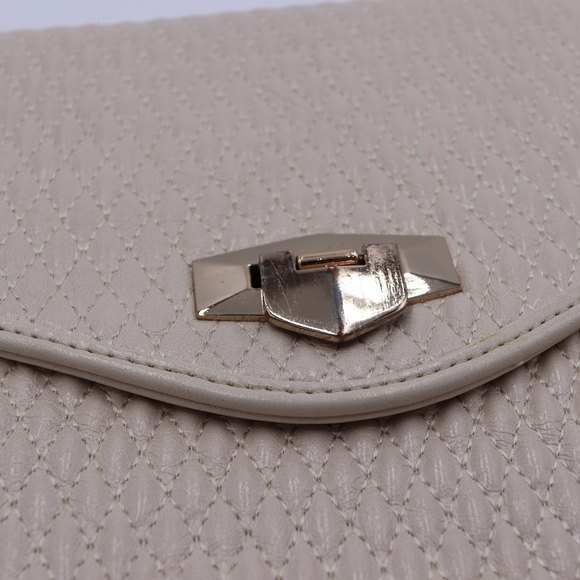 Urban Expressions Cream Quilted Envelope Clutch Bag | Certified Vegan - Picture 3 of 14